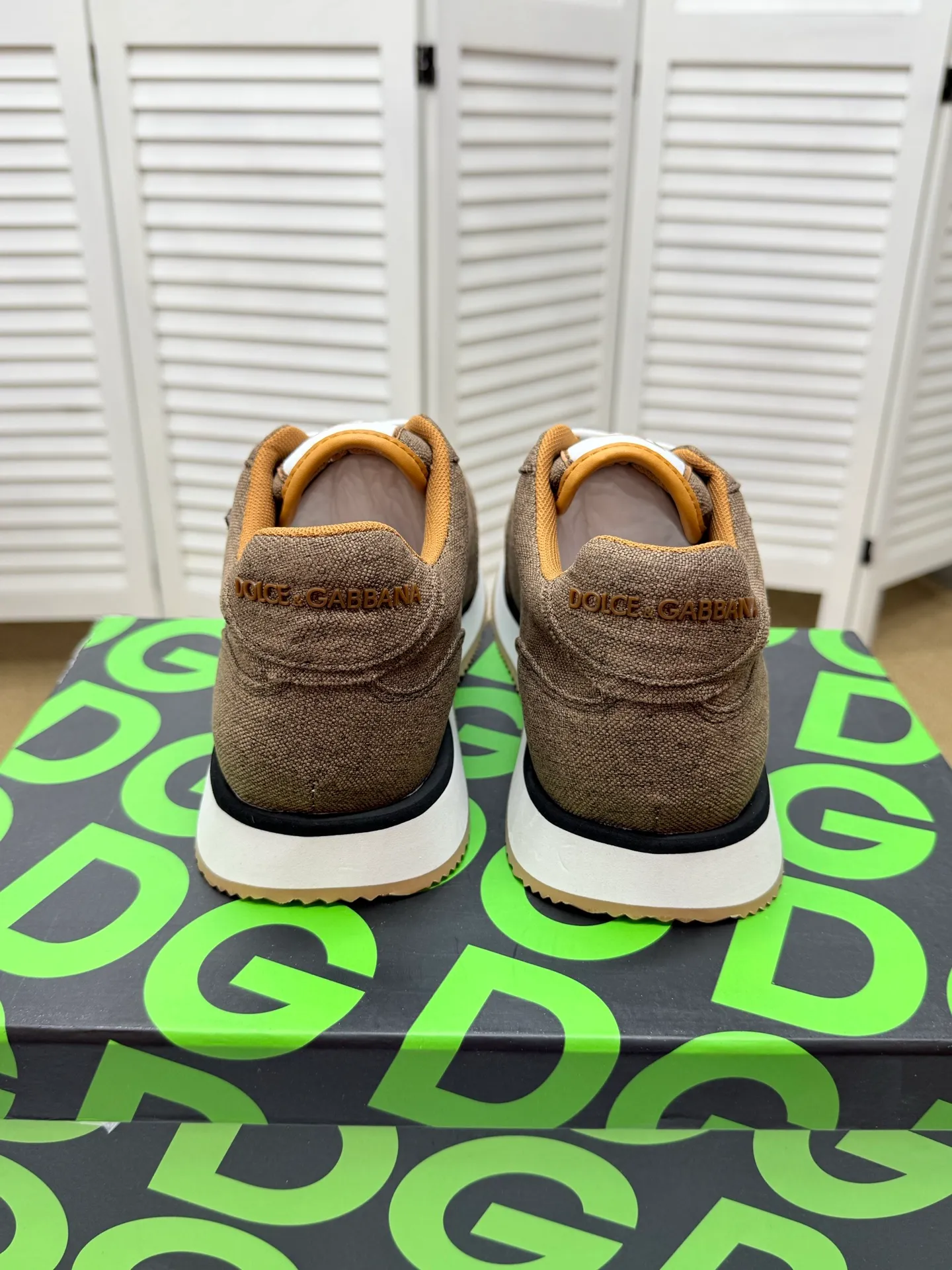 Men's clothing and shoes 230. The latest sports and casual shoes for couples (DG) are fashionable and versatile, and can add luster to various looks. Create an exquisite design with unique dynamic vitality and modern atmosphere, showing modern elegance. Size: 36-46 (45 and 46 are custom-made and cannot be returned or exchanged) Se